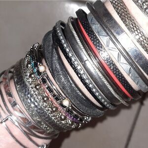 Lot of 26 different thin bangle bracelets